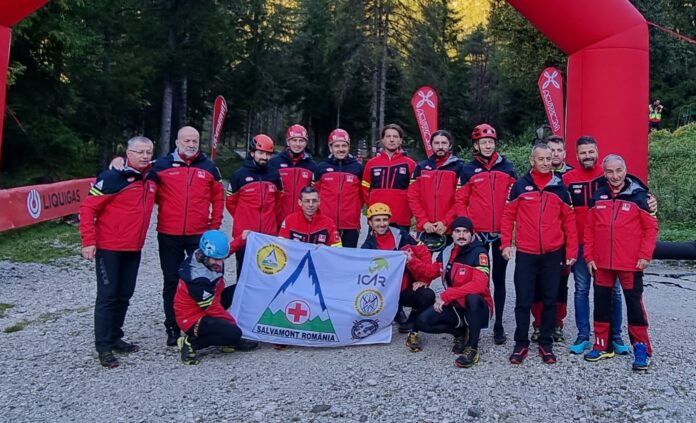Salvamontiști hunedoreni, alături de alți salvatori montani din țară, la un stagiu complex de formare profesională în Italia