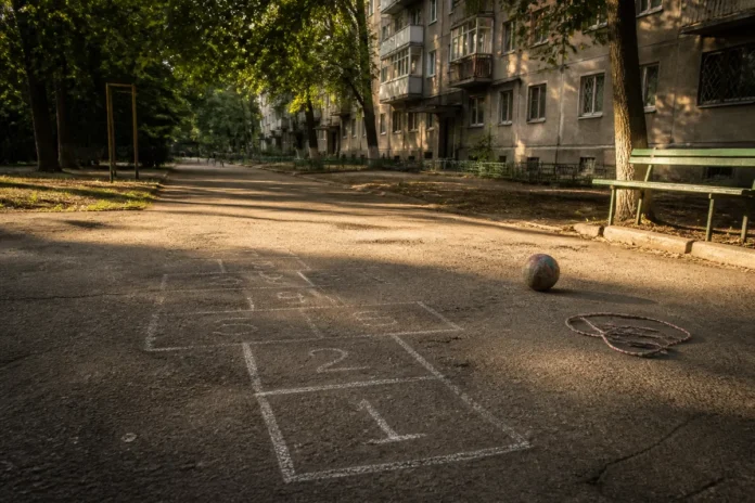 Cinci jocuri ale copilăriei care predau lecții pe care nicio aplicație nu le poate înlocui