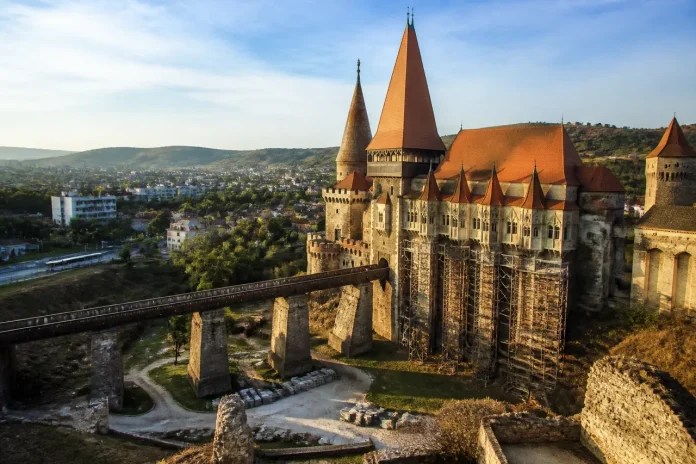 Hunedoara finalizează 12 proiecte PNRR. Ce lucrări au fost făcute la Castelul Corvinilor