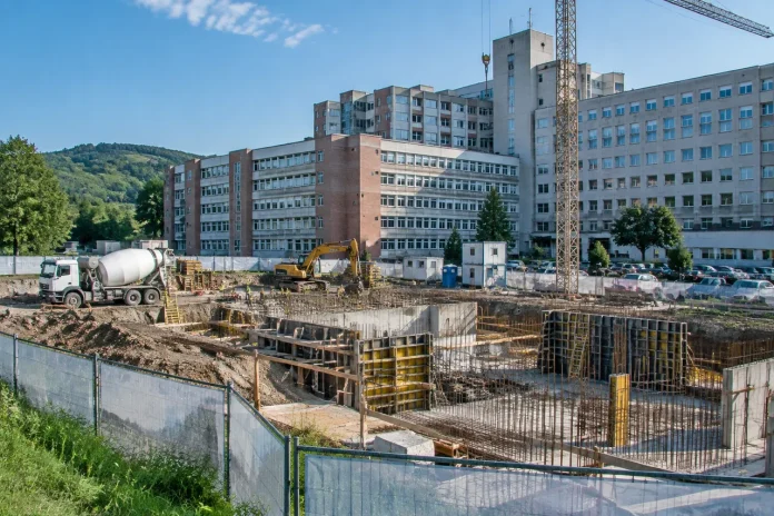 Locuințe noi pentru cadrele medicale, ridicate lângă spitalul din Hunedoara