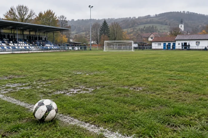 Remiză spectaculoasă la Crăciunești, într-o etapă cu 18 goluri în Liga 4 Hunedoara