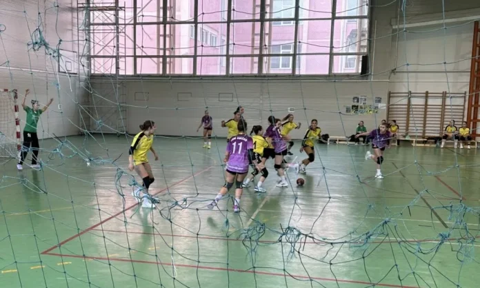 Handbal juvenil: victorii pentru Jiul, CSȘ Petroșani și CSM Deva