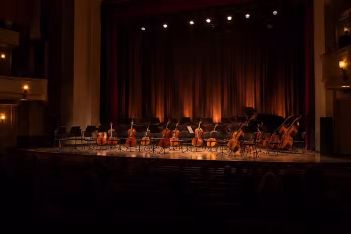 Violoncellissimo concertează la Deva, într-un turneu dedicat lui Marin Cazacu